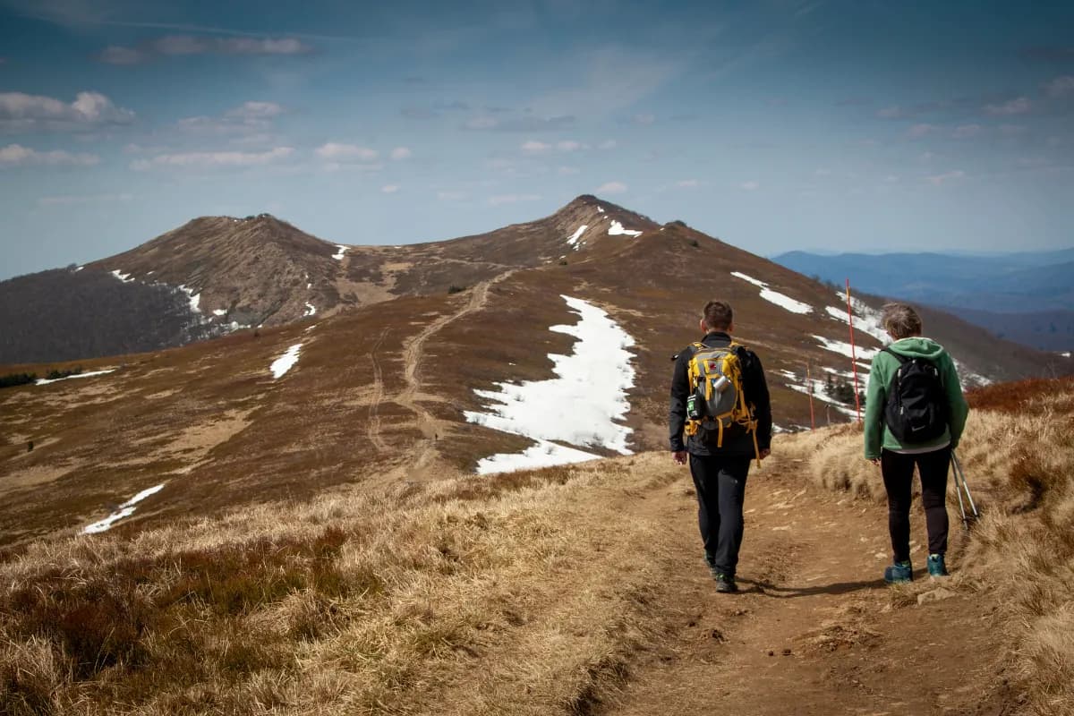 Jakie szlaki w Bieszczadach oferują niezapomniane widoki i przygodę